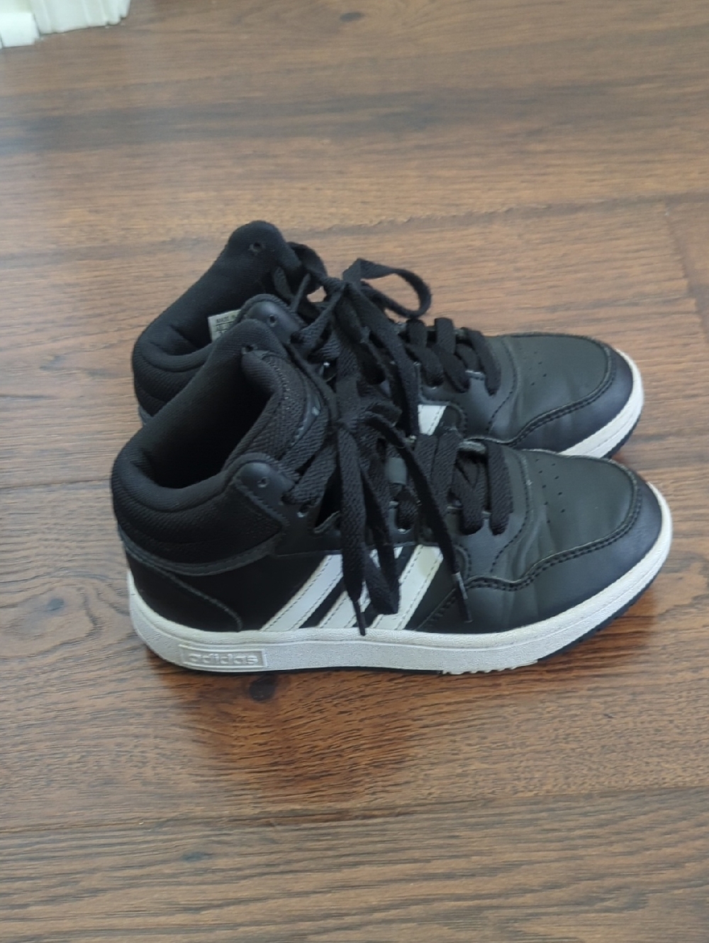 Adidas Hoops 3.0 Mid Sneakers Kids Size 1 Black White Basketball